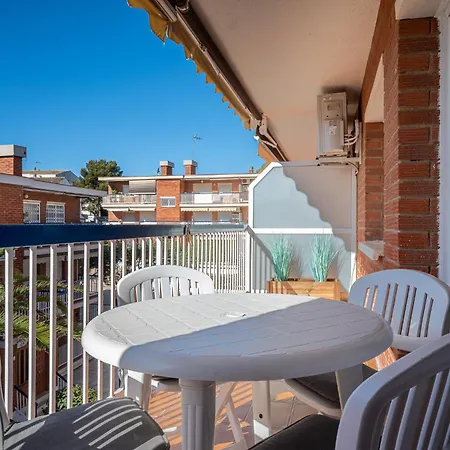 Apartment At122 Con Piscina Y Airco, 150m De La Playa